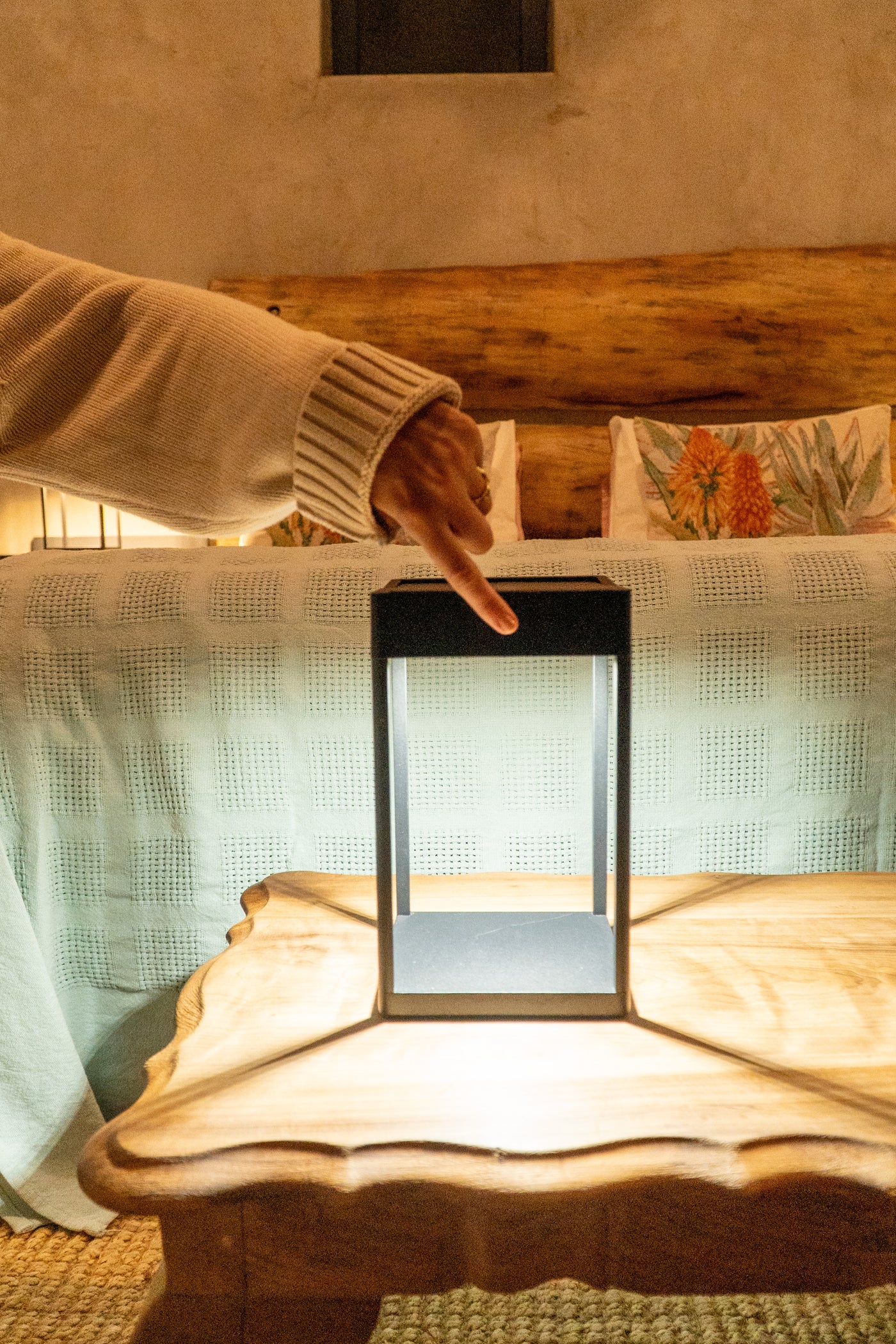 Solar Lanterns: A Buying Guide to the Best Outdoor Solar Lantern in 2026