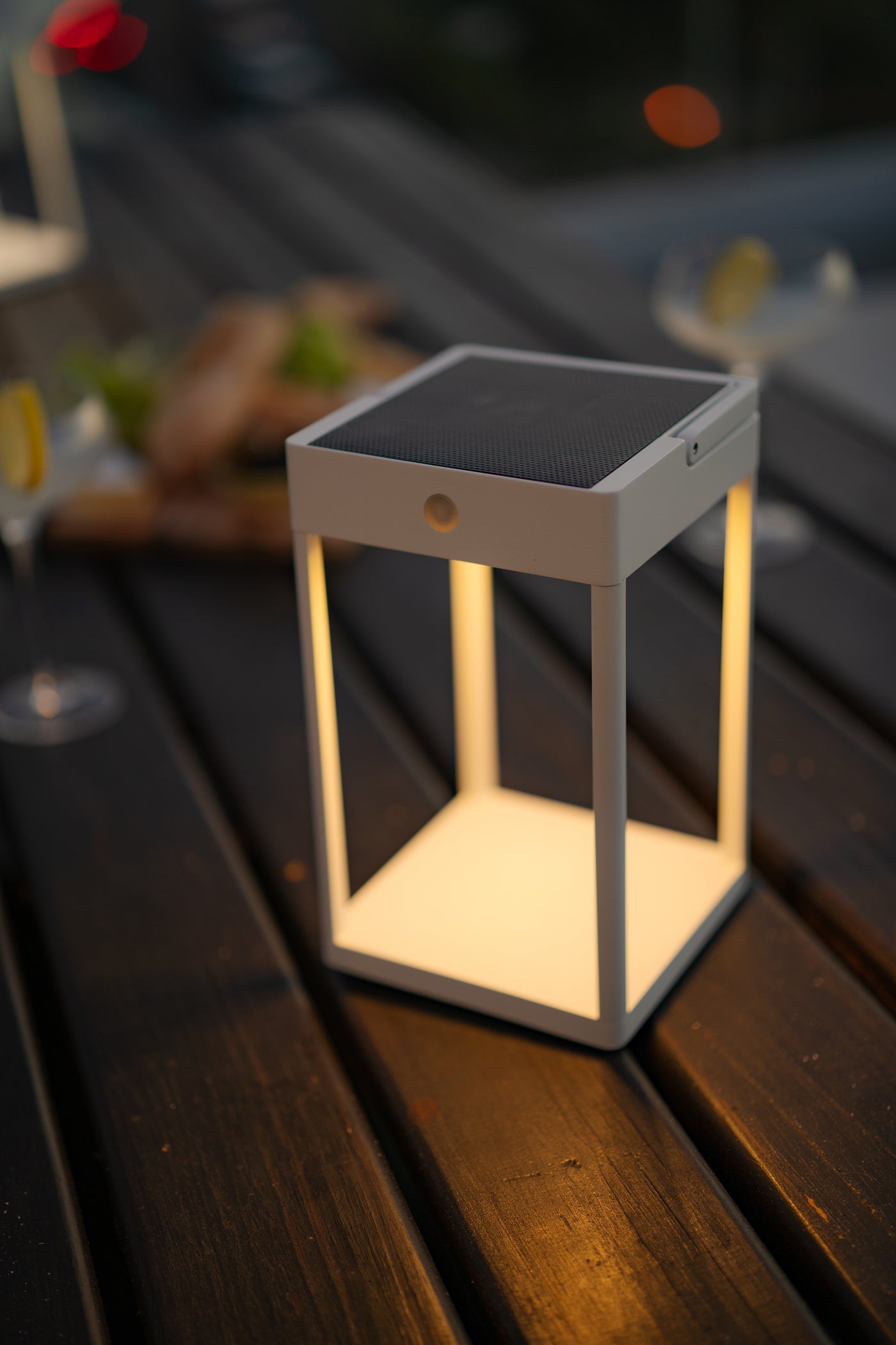 Solar Lanterns: A Buying Guide to the Best Outdoor Solar Lantern in 2026